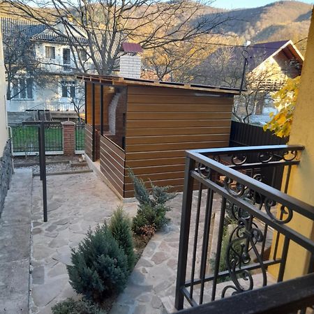Villa Dva Opryshka Yaremche Exterior foto